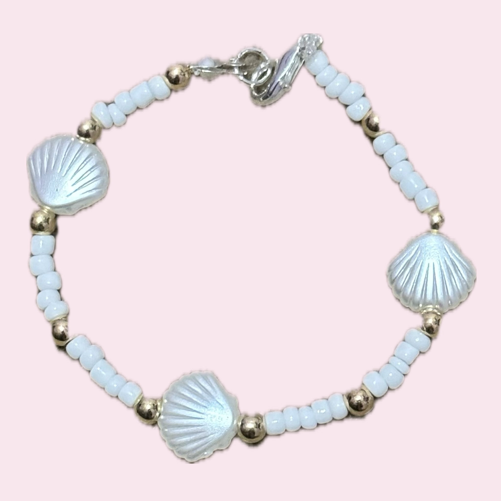 THE SEASHELL BRACELET