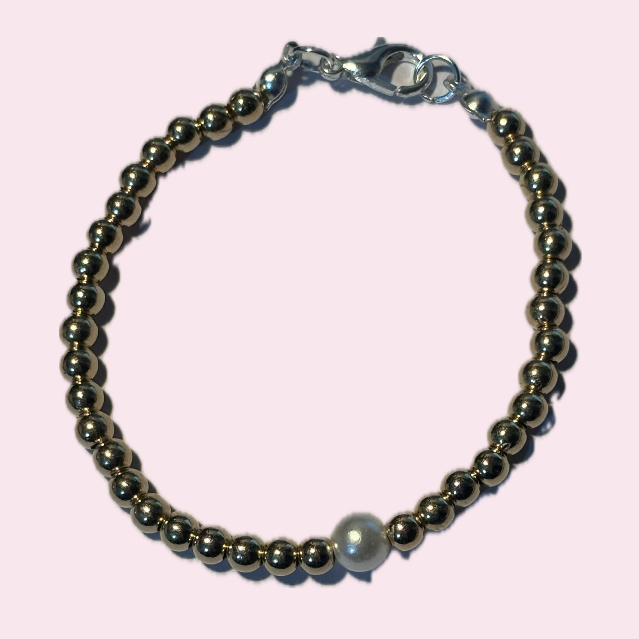 THE ROUNDED PEARL BRACELET