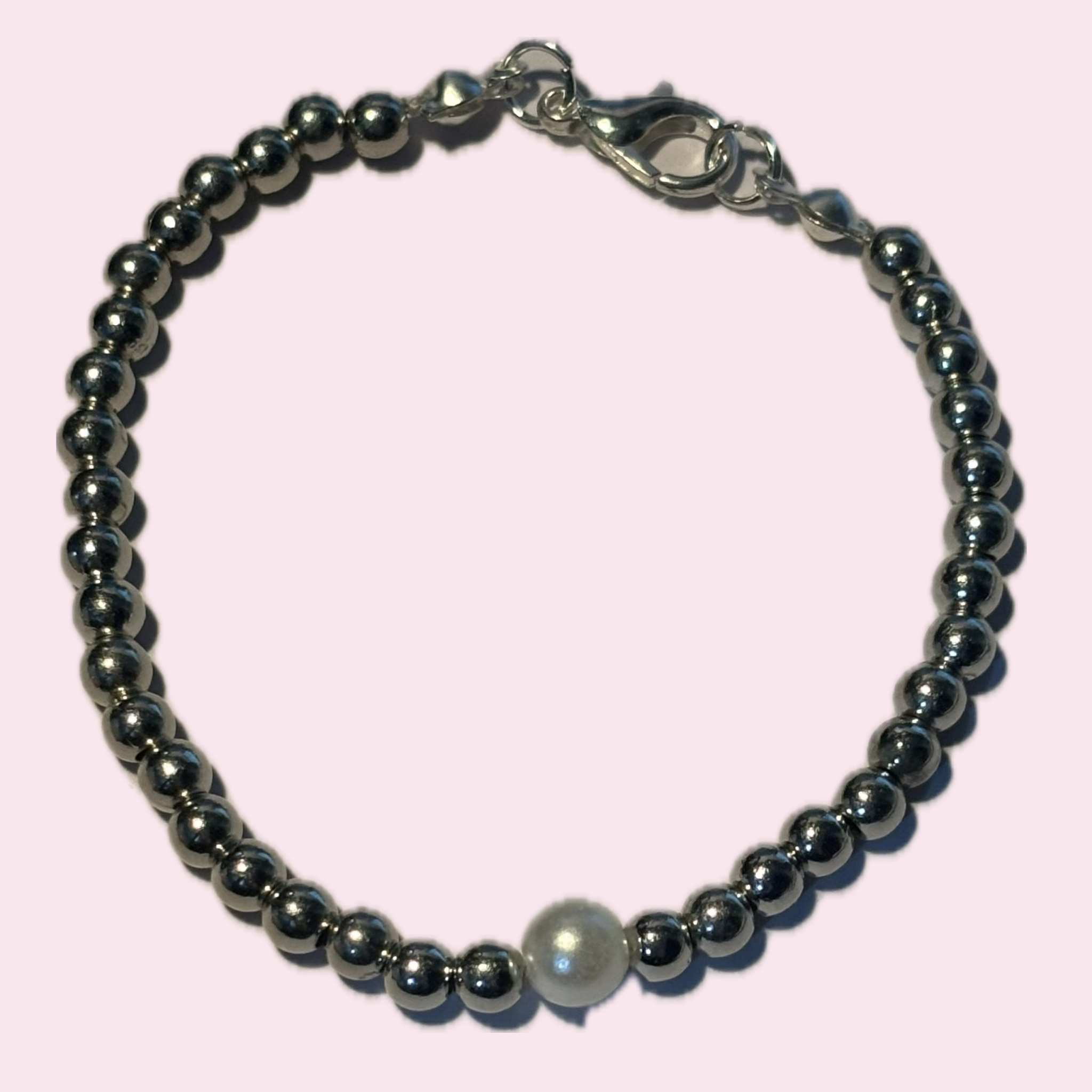 THE ROUNDED PEARL BRACELET
